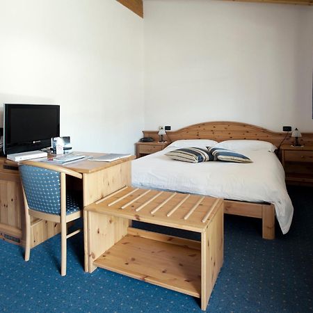 Sport Hotel Alpina Мадезімо Екстер'єр фото